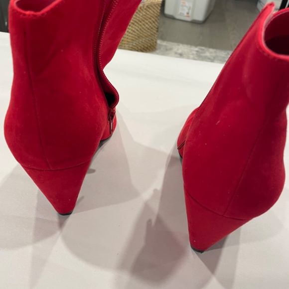 Bright red ankle boots - Picture 7 of 7